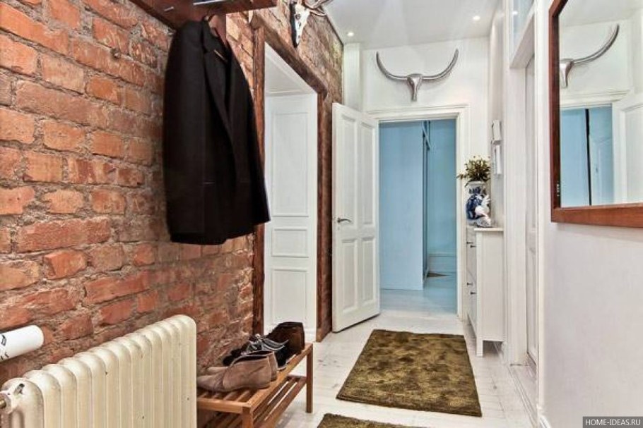 Узкая прихожая в стиле лофт