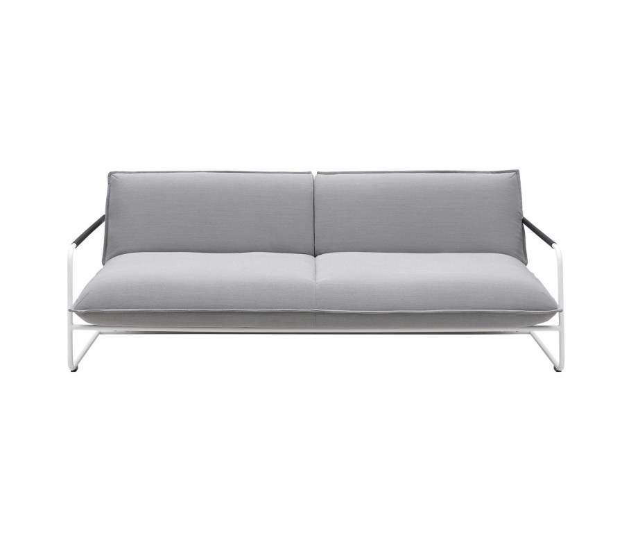 Диван на высоких ножках