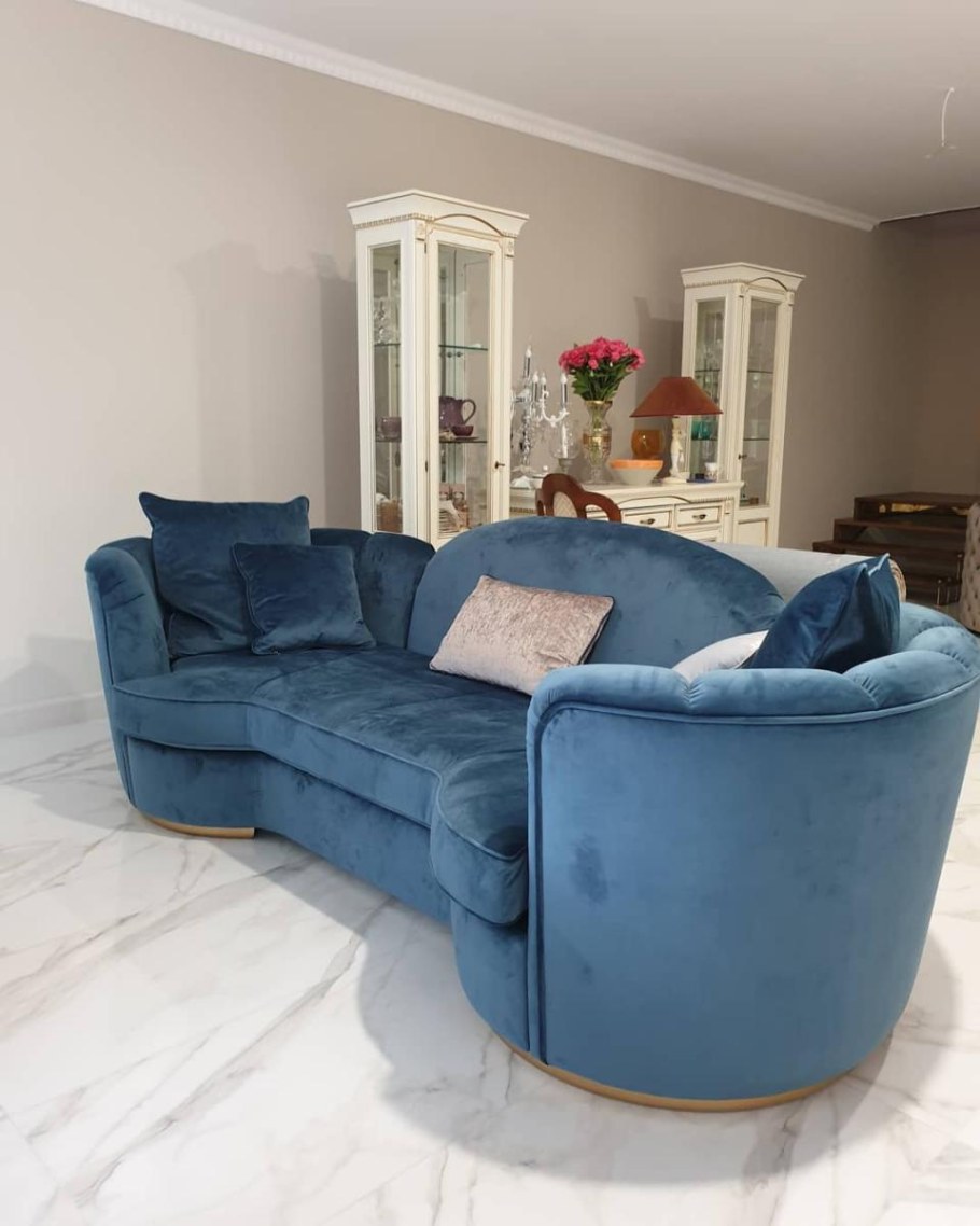 Диван губы Сальвадора дали