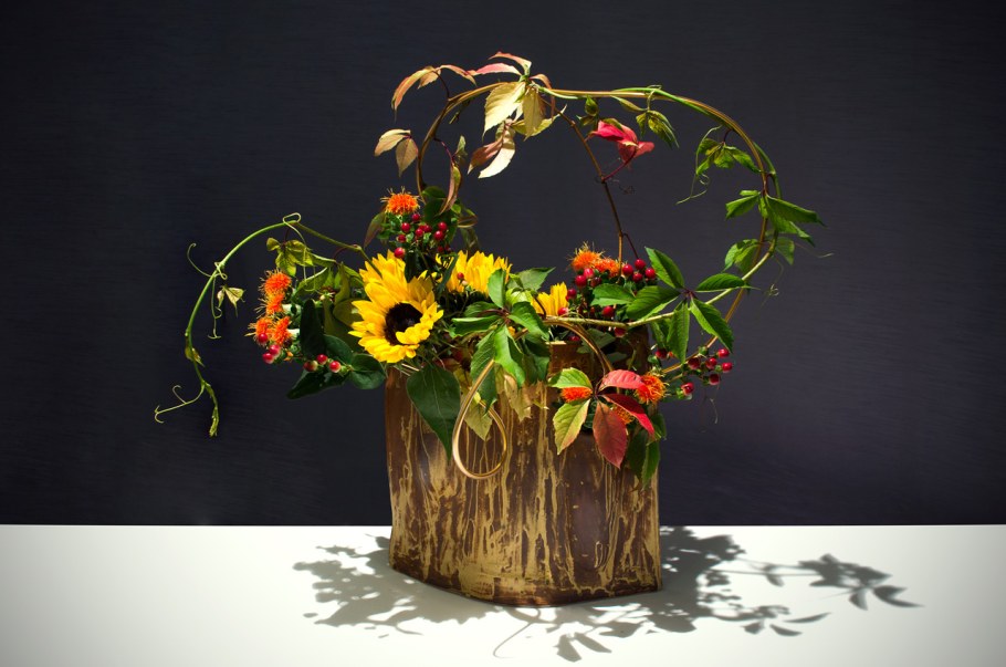 Экибана с орхидеей