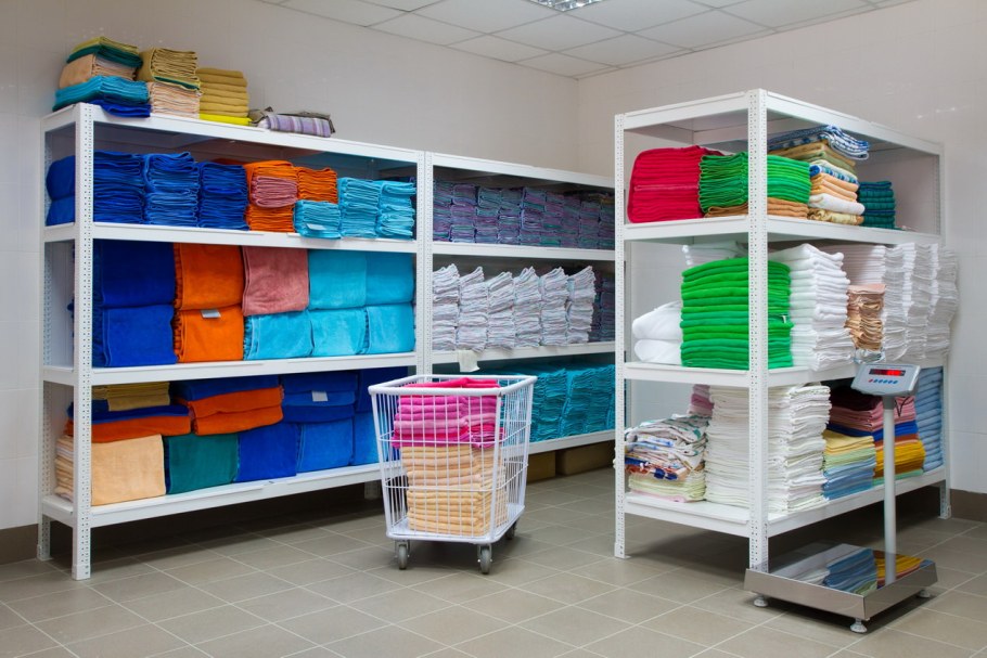 Стеллаж для белья в прачечную