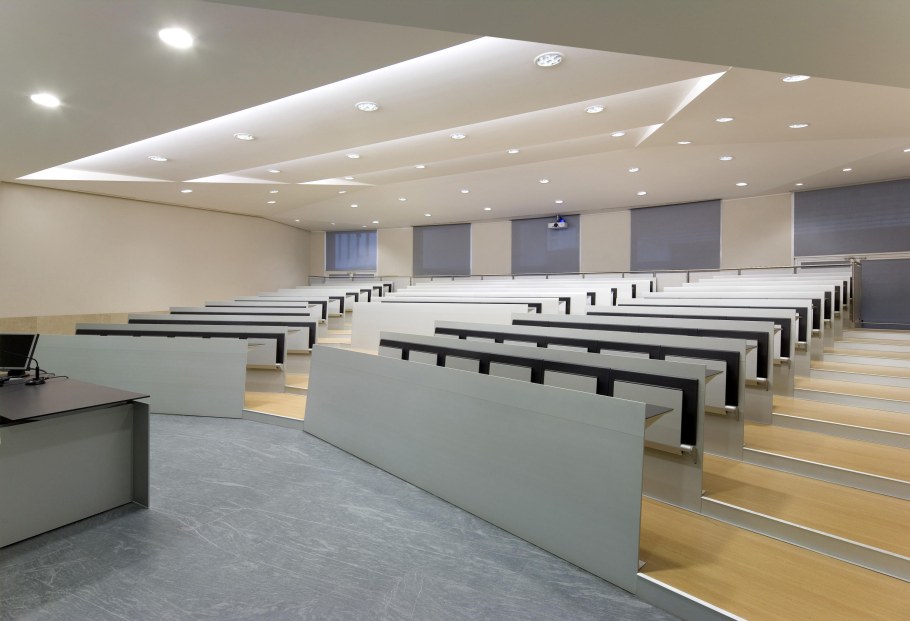 Мюнхен университет лекционный зал