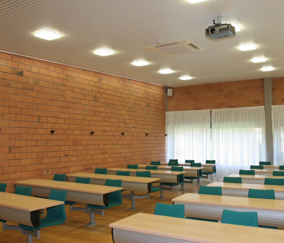 Потолочные конструкции для учебного класса