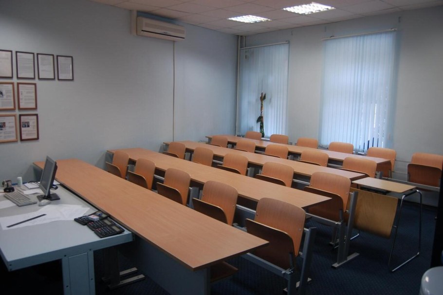 Студенческая скамья амфитеатр аудитория МГУ