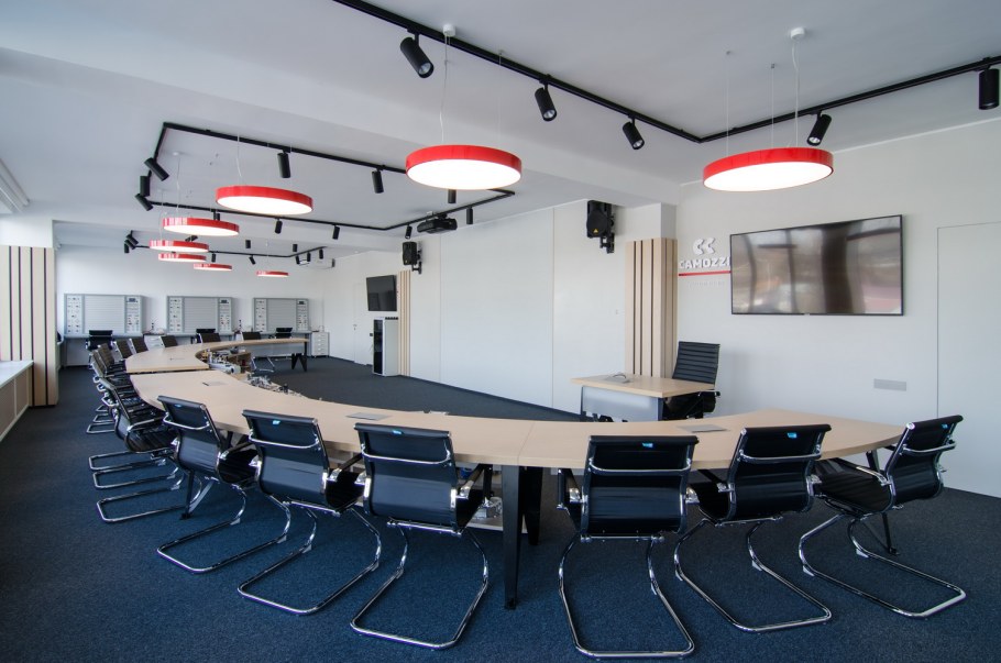 Парта в аудитории