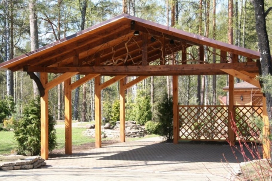 Деревянный навес