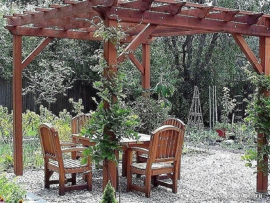 Деревянный навес для машины