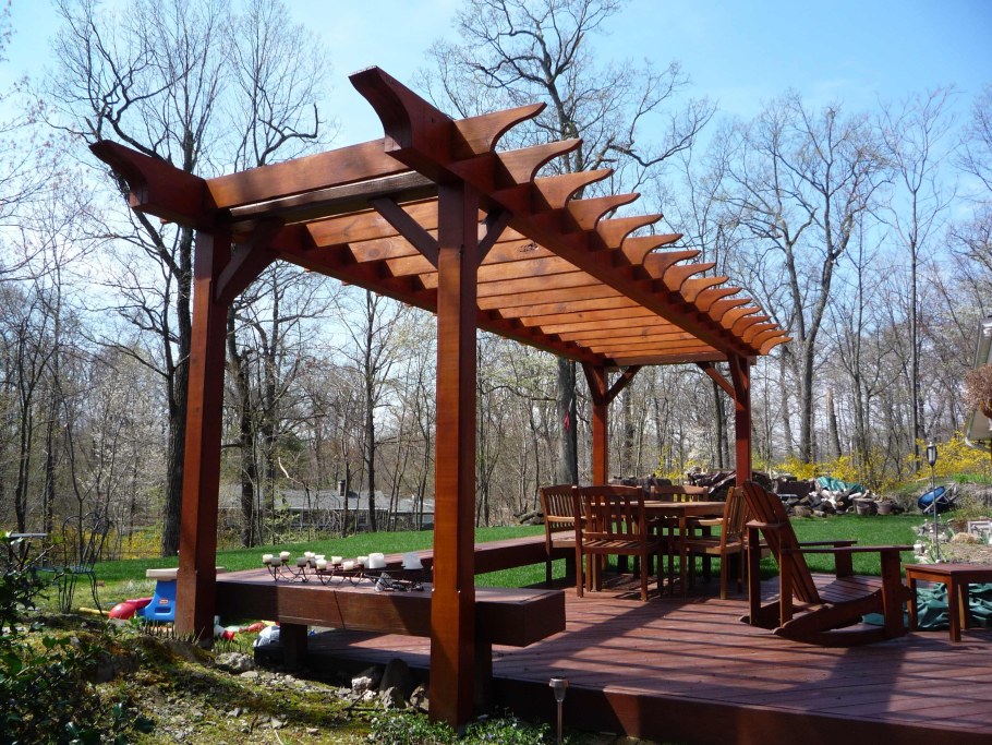 Навесы для дачи из дерева