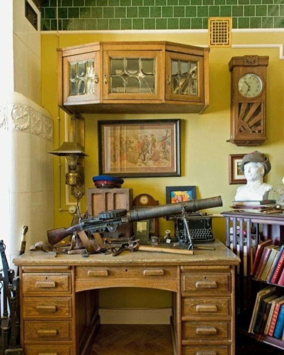 Мебель в сталинском стиле