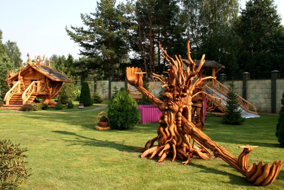 Из дерева фигуры