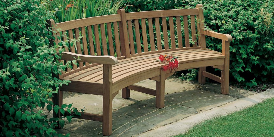 Скамейка деревянная