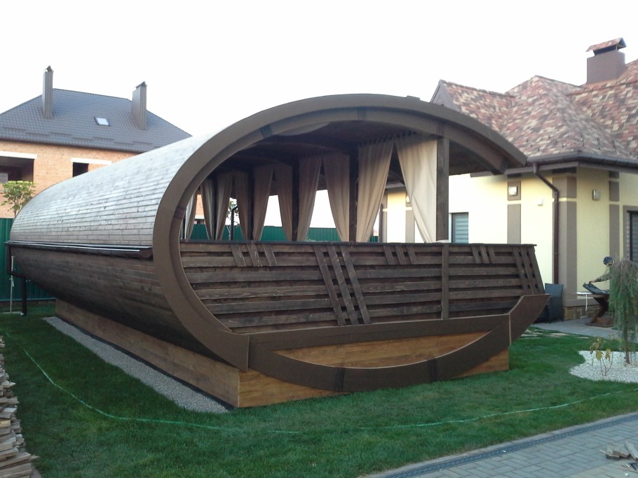 Беседка с круглой крышей