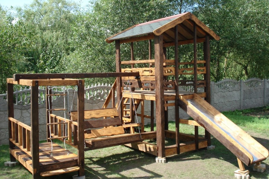 Детские площадки для дачи