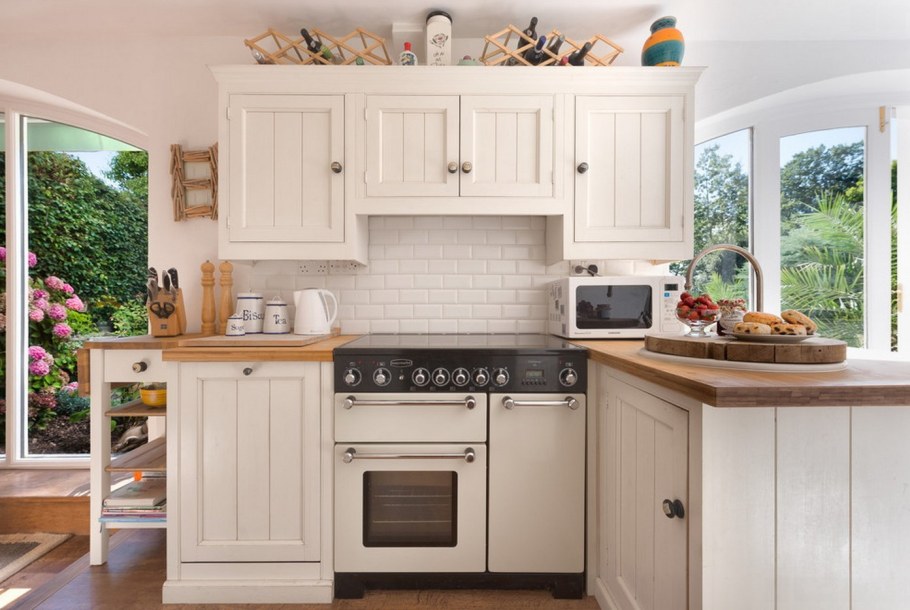 Кухонный гарнитур в маленькую кухню