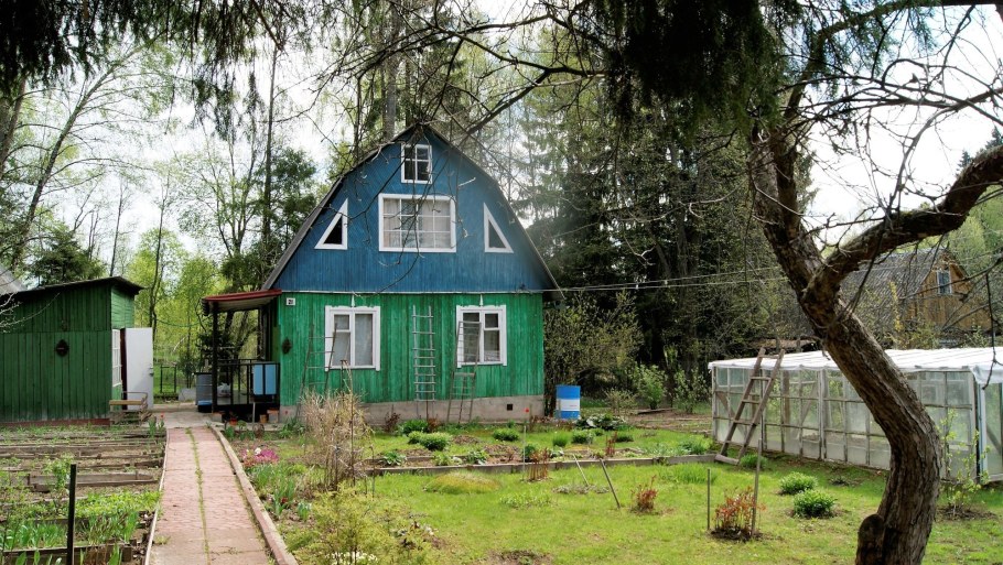 Дачный домик старенький