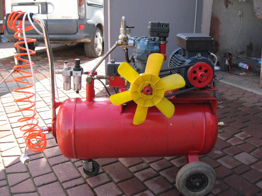 Компрессор воздушный из ЗИЛ 130