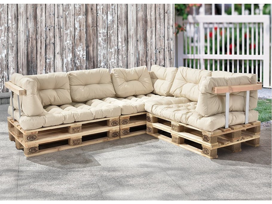 Угловой диван из паллет