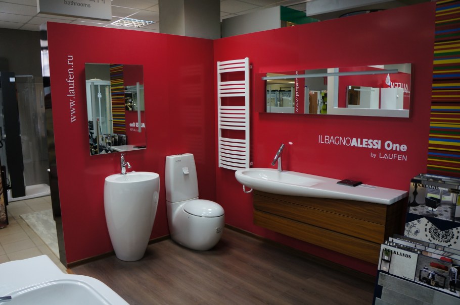 Стенд для санфаянса