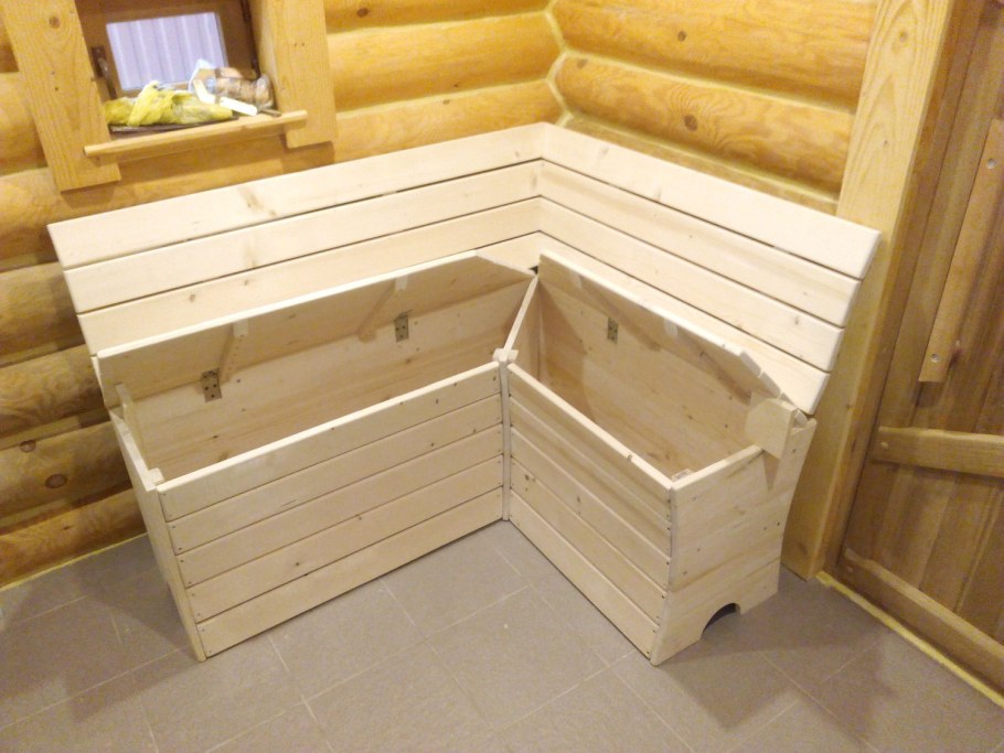 Угловая лавочка в баню