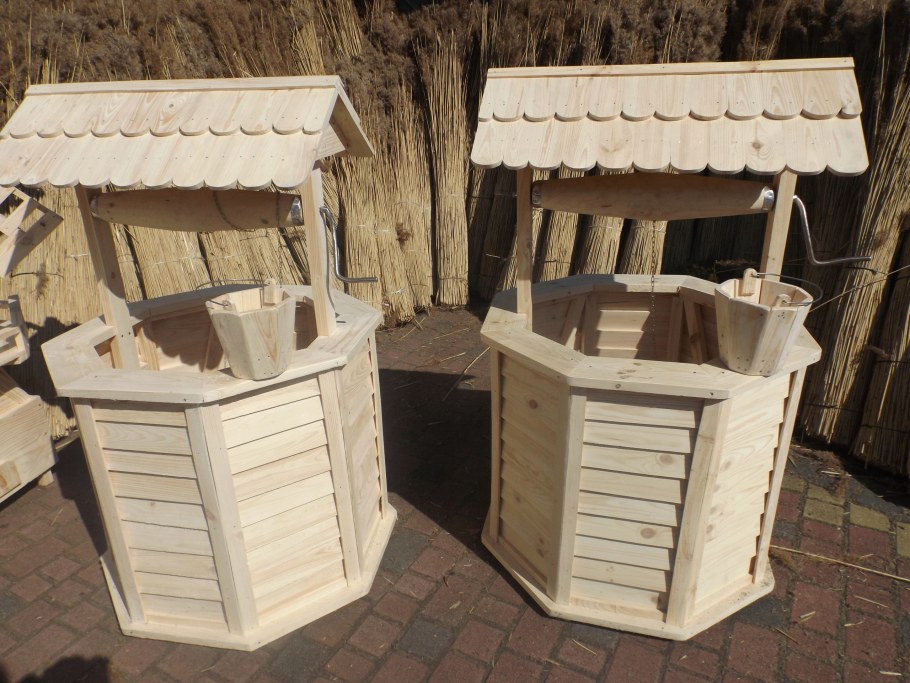 Декоративный колодец