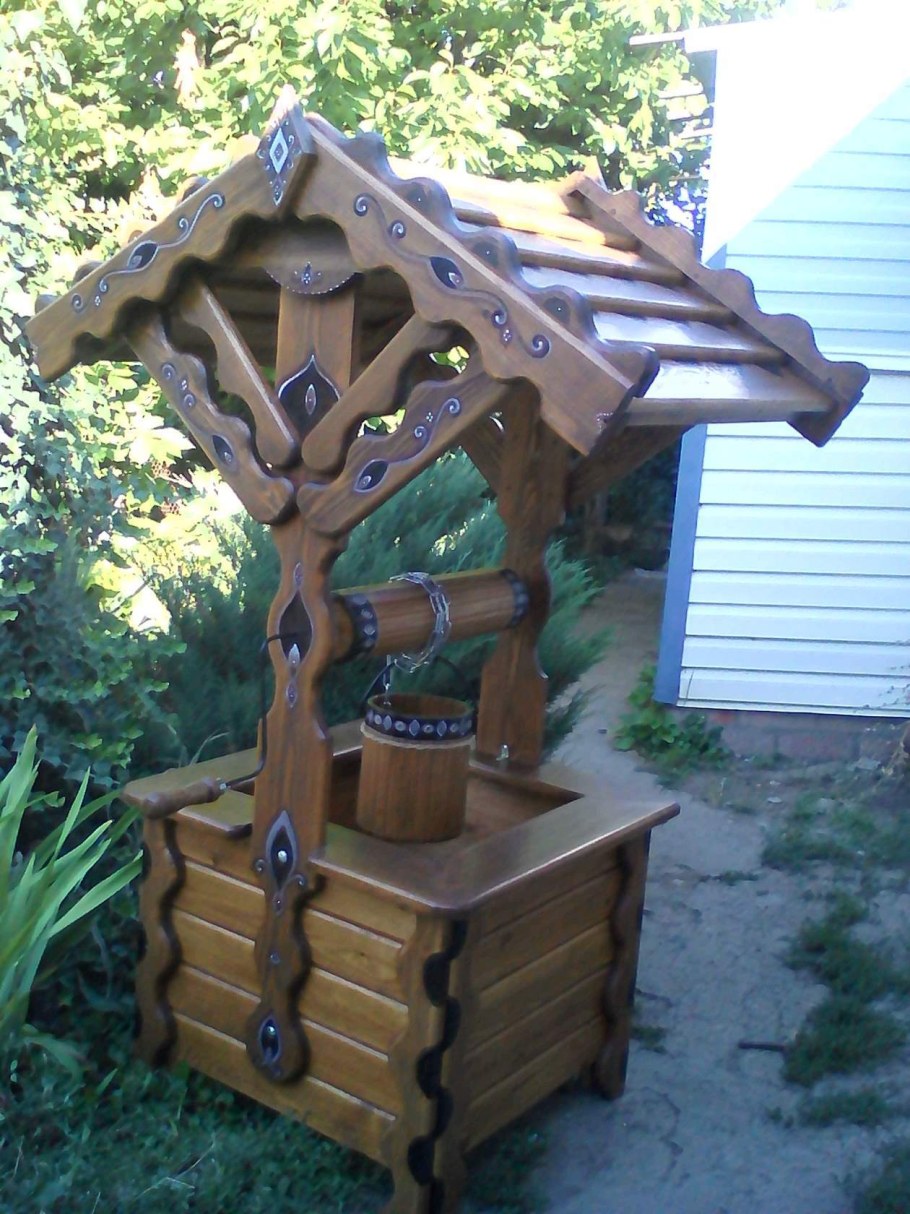 Декоративный колодец