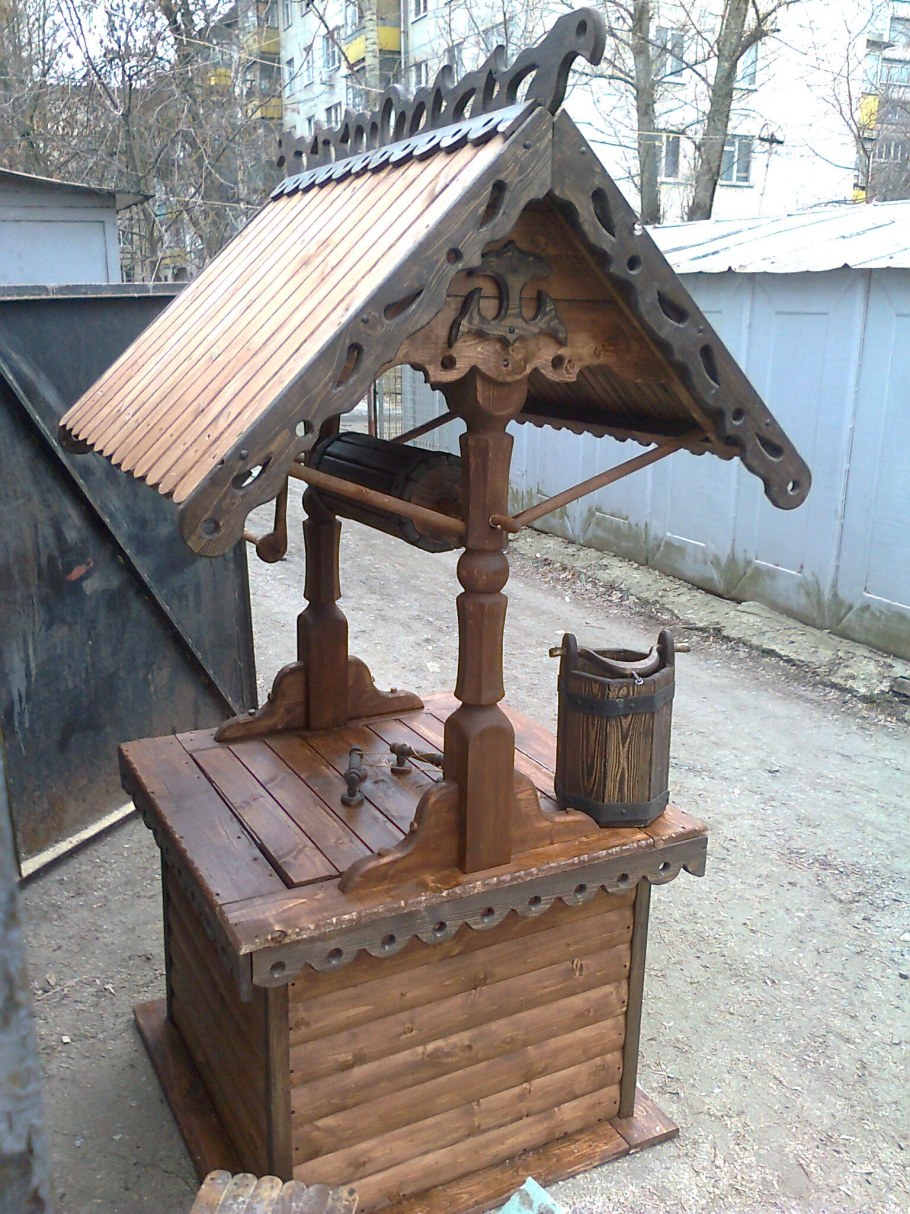 Декоративный колодец