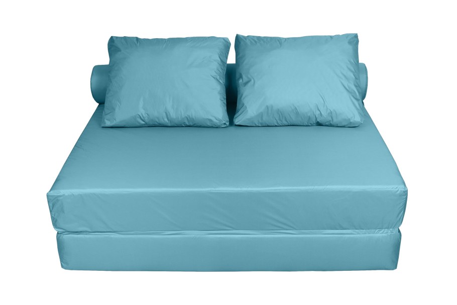 Яркие диваны и кровати