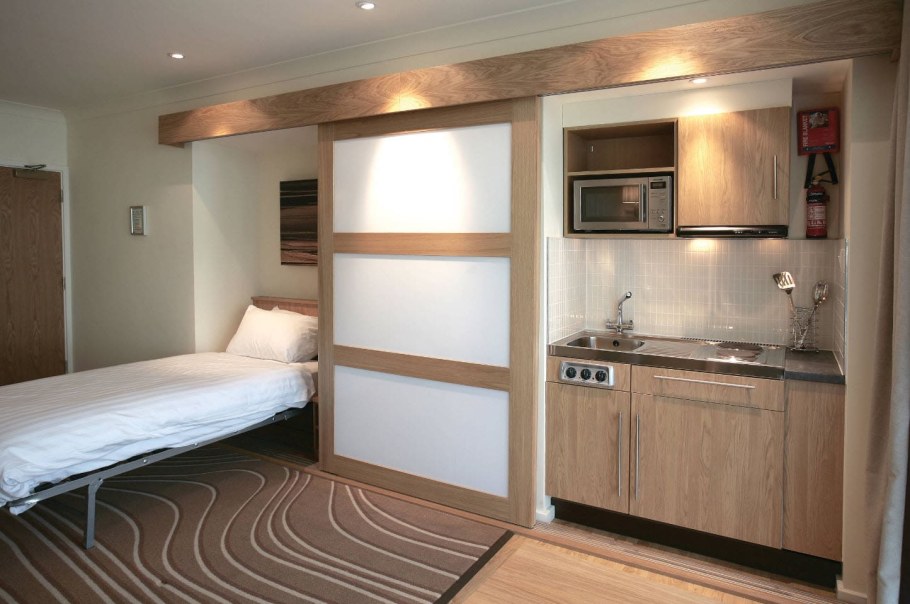 Спальня с мини кухней