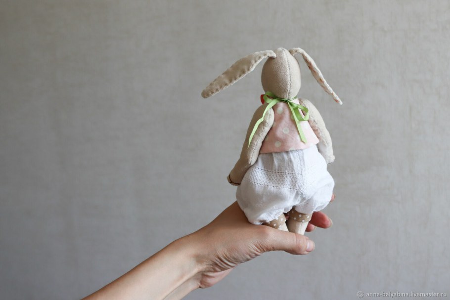 Текстильная игрушка заяц