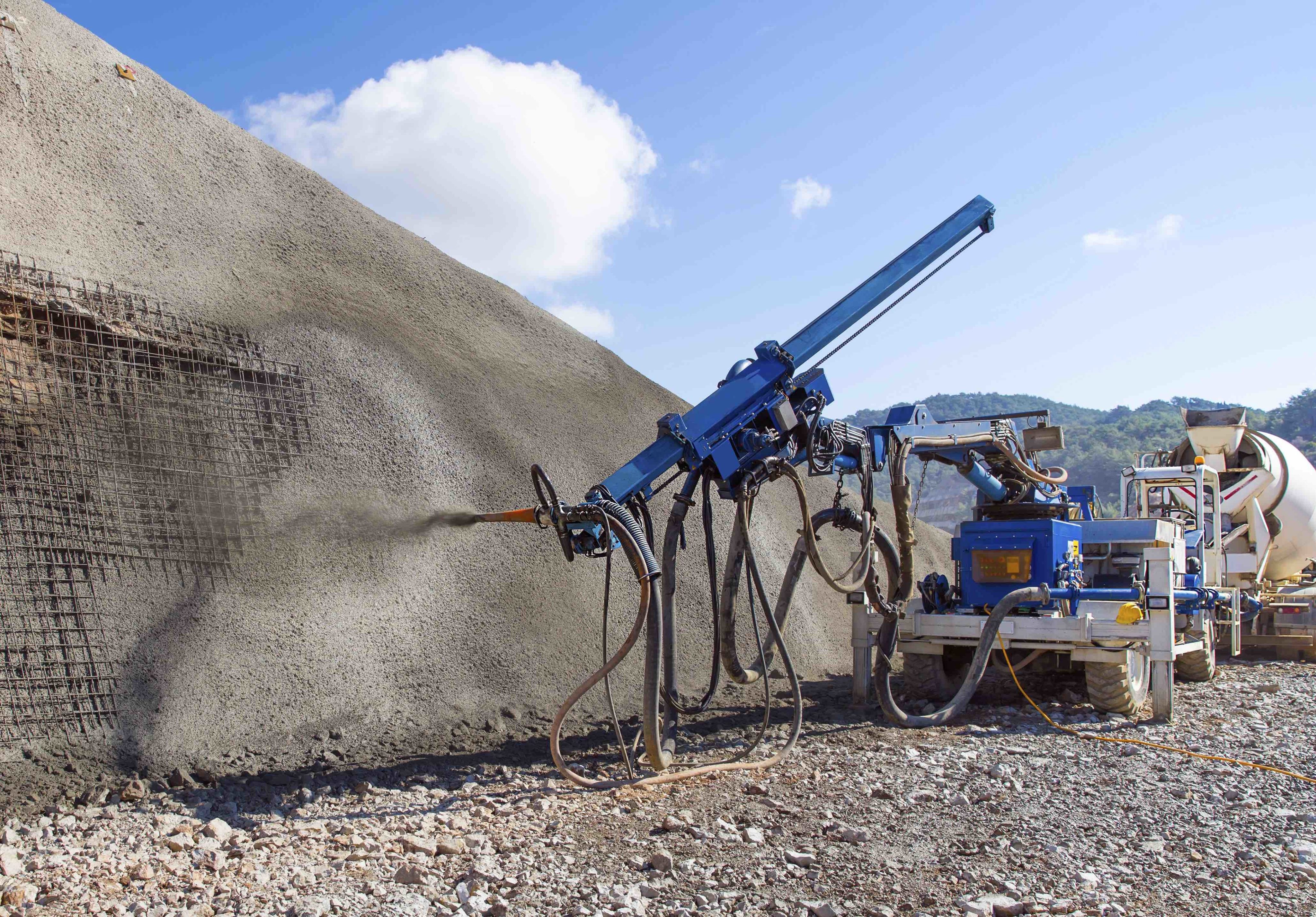 Торкрет. Токопроводящий бетон Shotcrete. Торкретирование бетона. Торкрет бетон в40 w8 f150. Машина для торкретирования бетона.