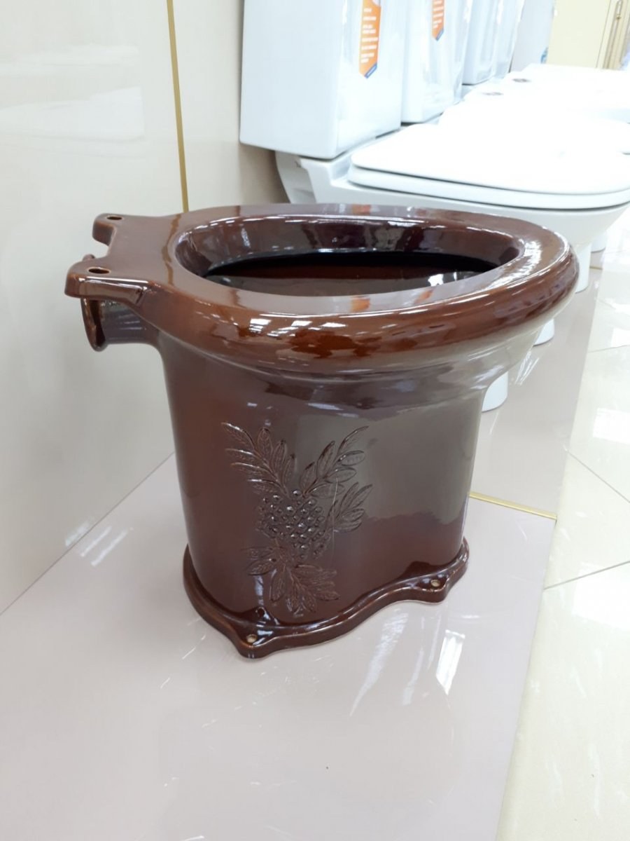 Дачный унитаз пенек