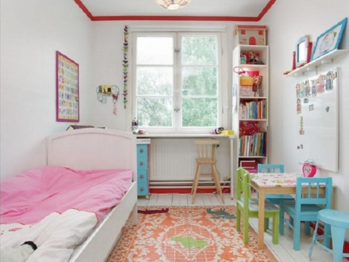 Современный дизайн маленькой детской комнаты