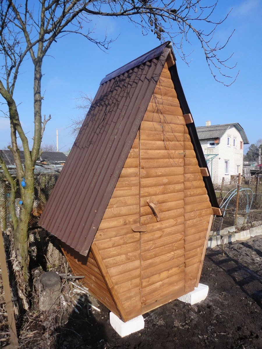 Туалет домик для дачи