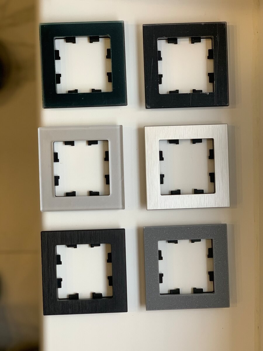 Рамка 3-постовая ATLASDESIGN nature Schneider Electric, стекло матовое черный atn331003