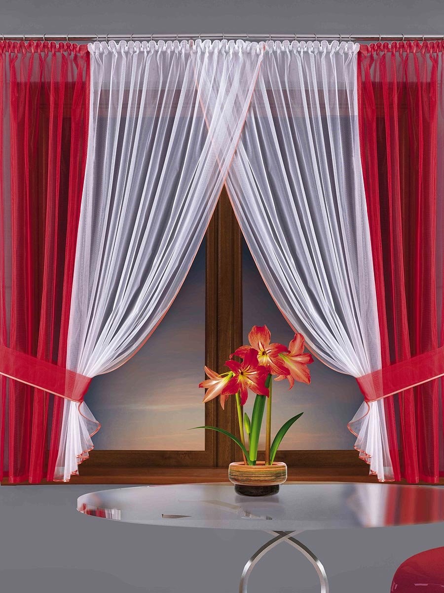 Австрийские шторы на эркерное окно