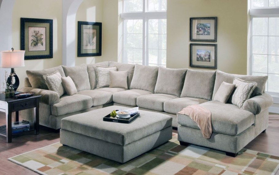 Мягкий диван в гостиную