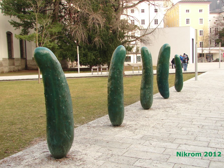 Памятники огурцу Зальцбург