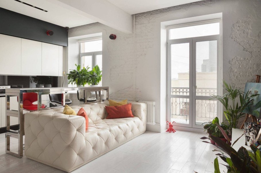 Кухня гостиная с белым полом