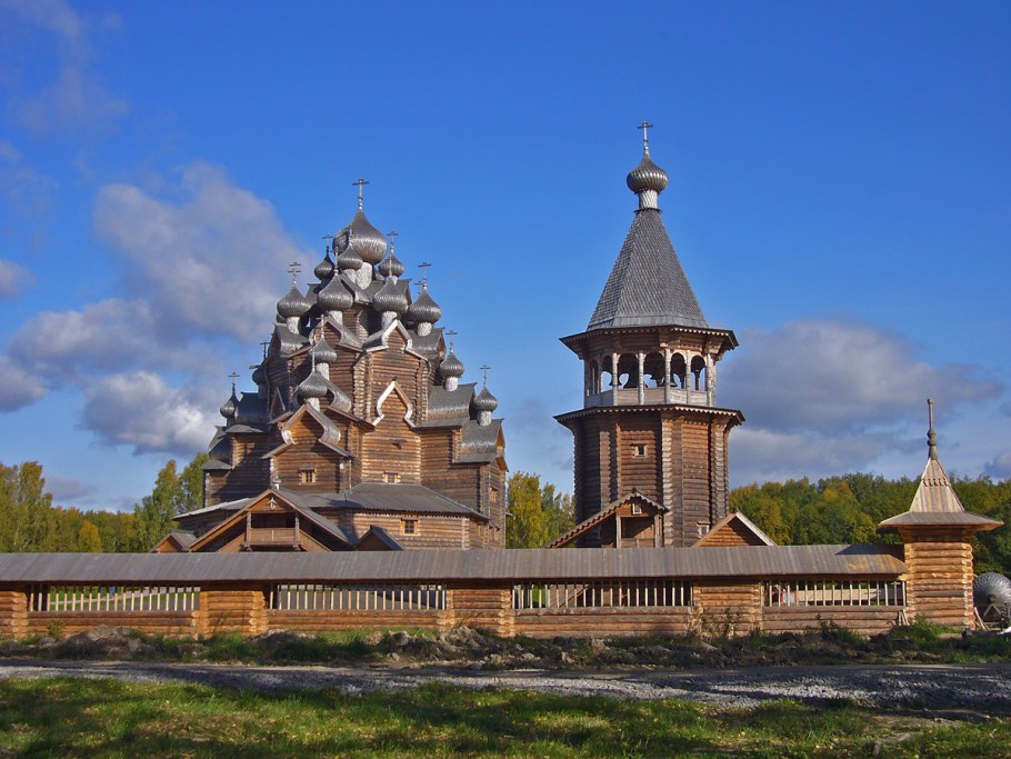 Церковь во имя Покрова Пресвятой Богородицы в Невском лесопарке