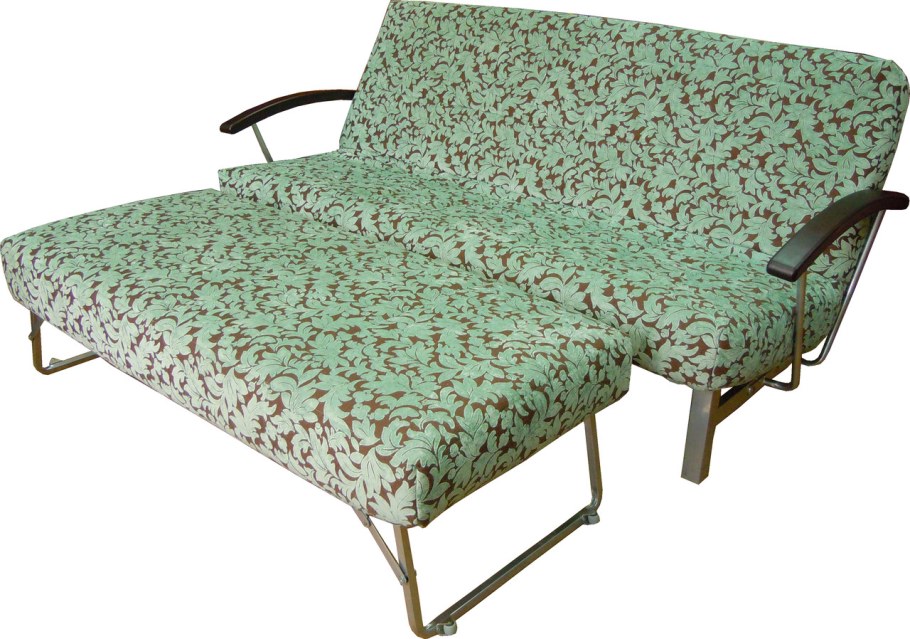 Диван на металлическом каркасе раскладной