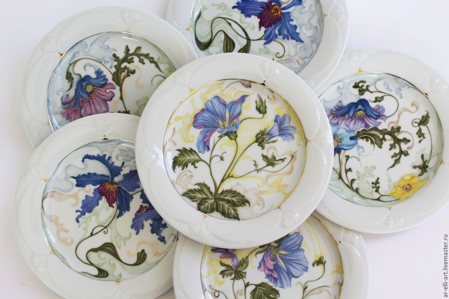 Расписные фарфоровые тарелки