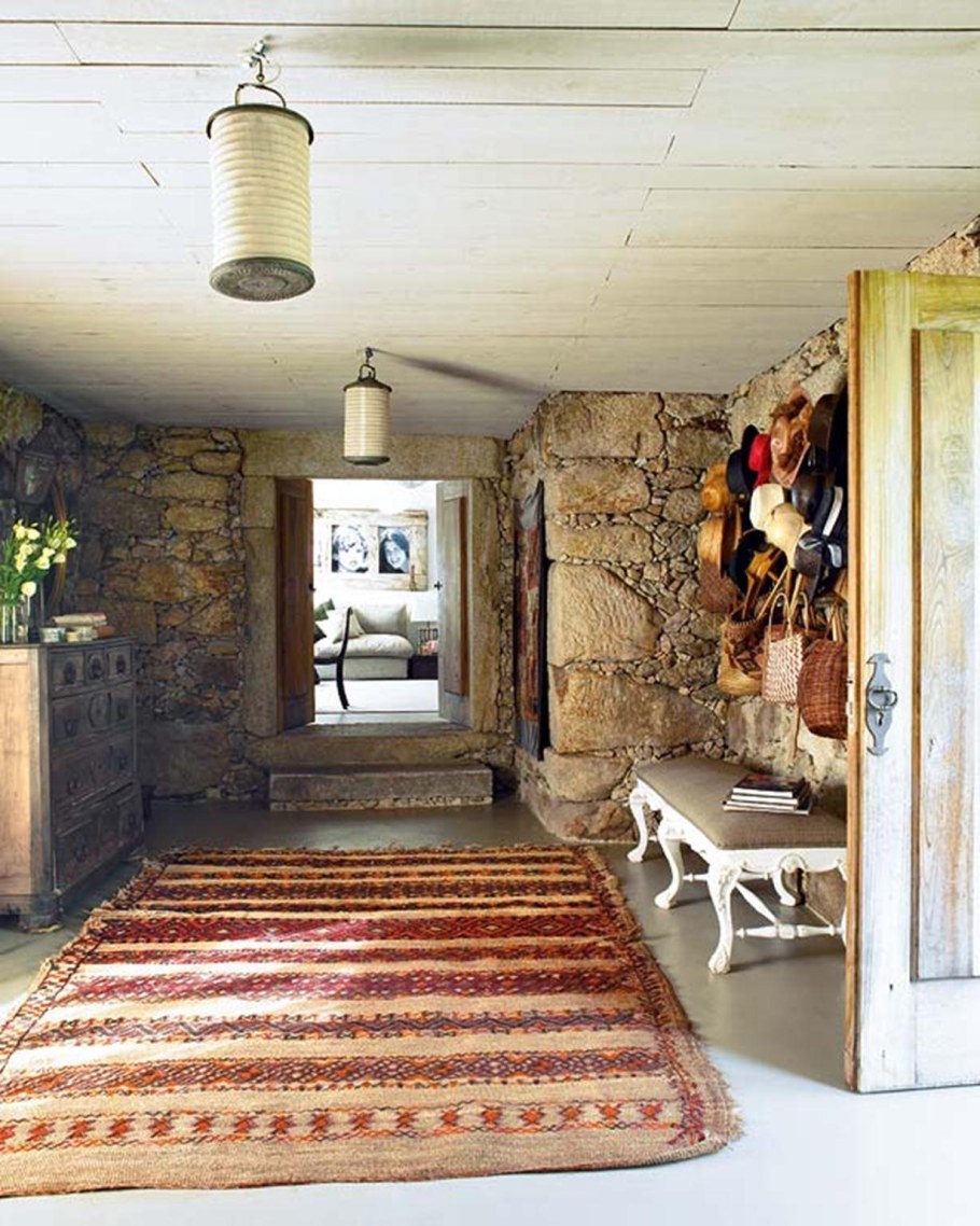 Интерьер деревенской кухни с печью