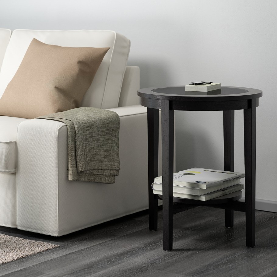 Придиванный столик задвижной