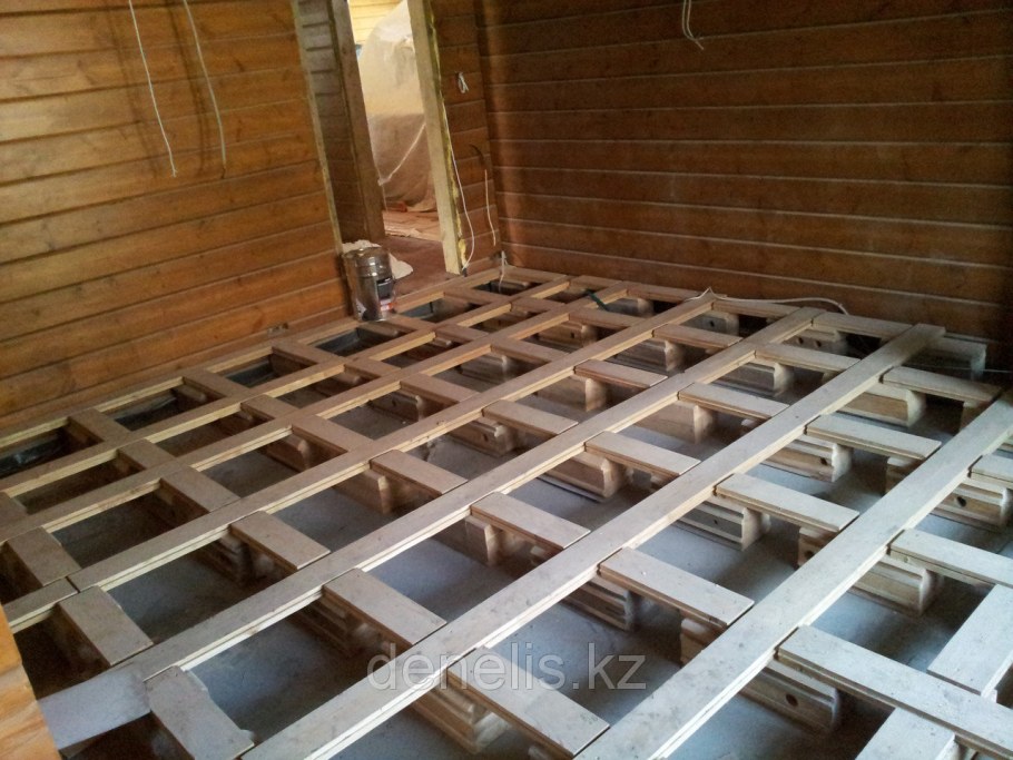 Деревянный пол на даче