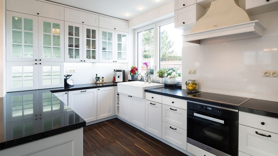 Проект кухни с окном