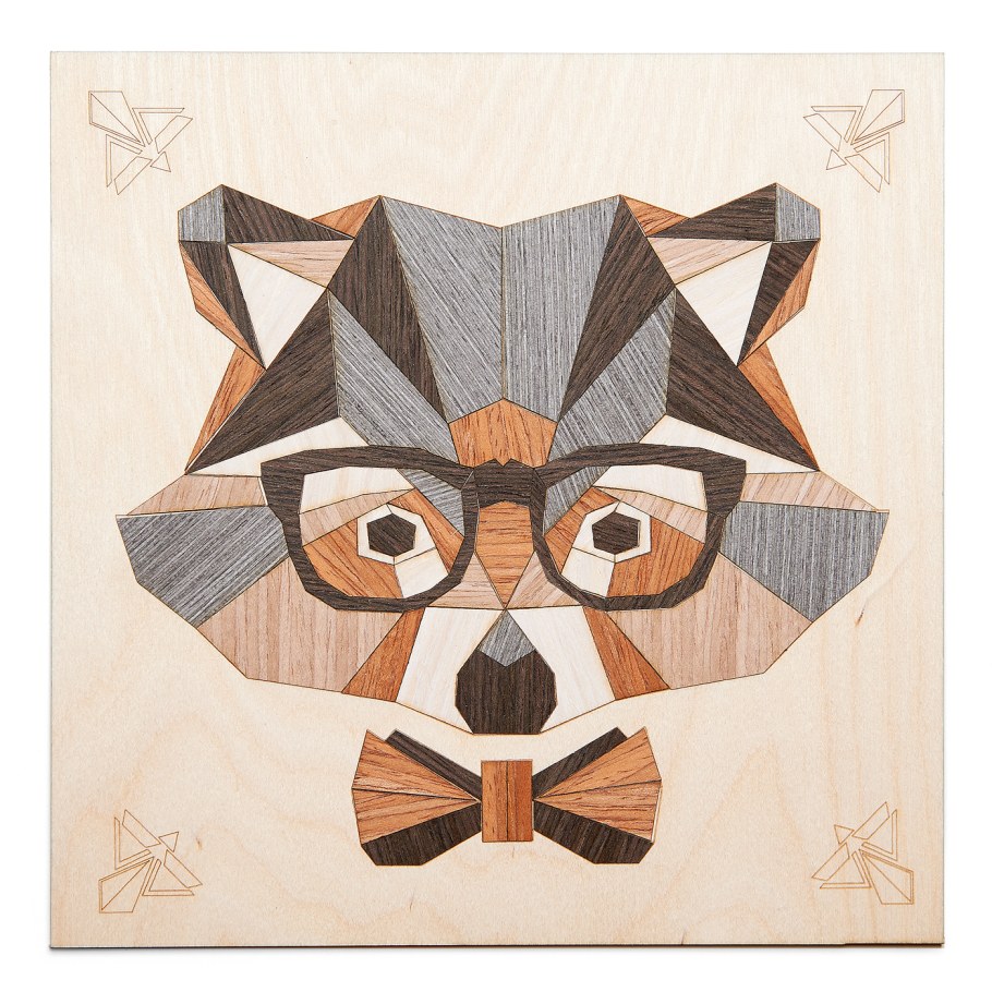 Красная Панда интарсия по дереву