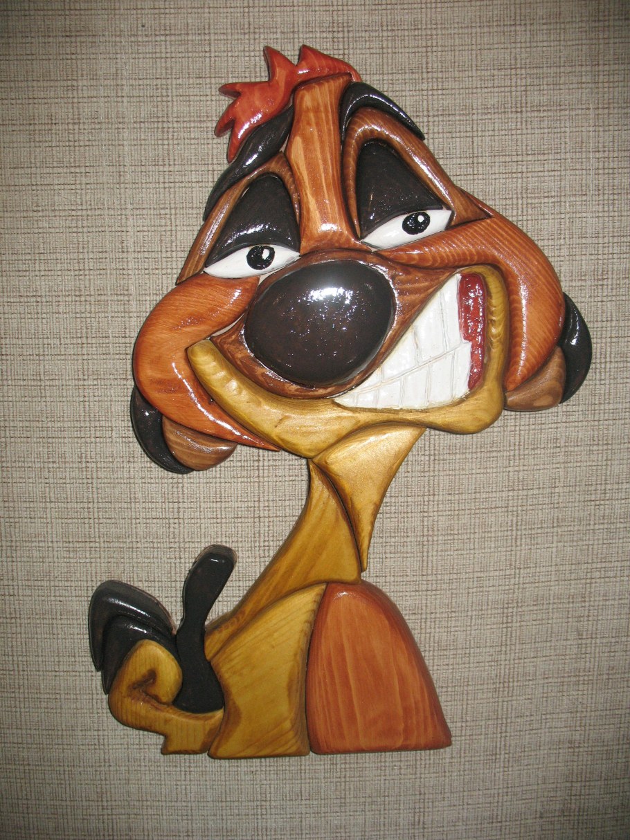 Енот из дерева