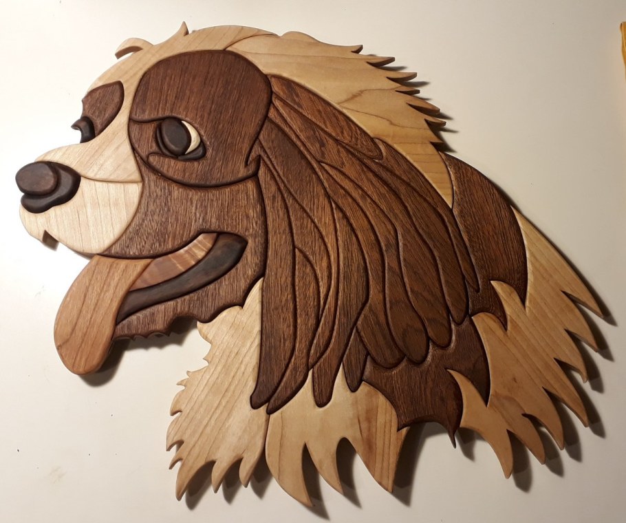 Волк интарсия по дереву