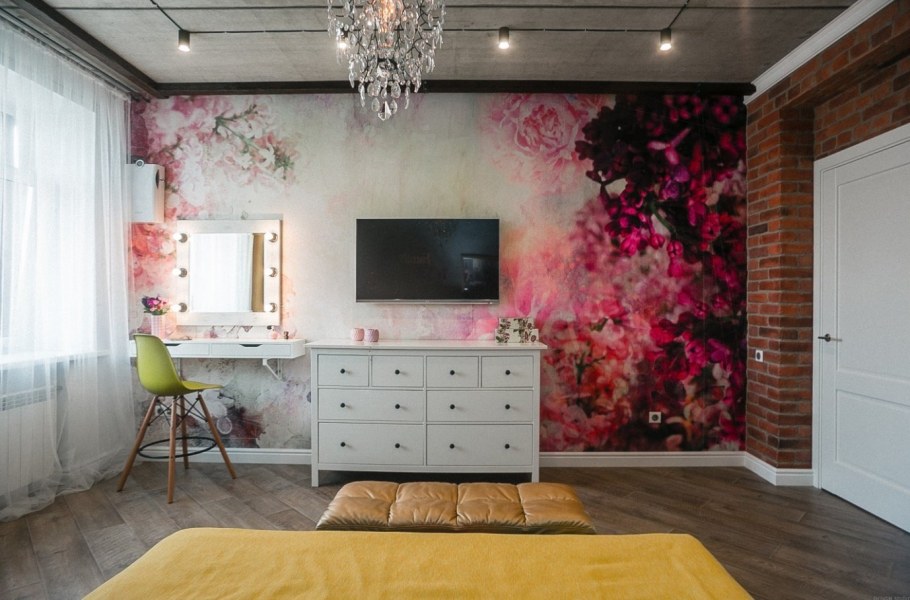 Фотообои в интерьере с камнем