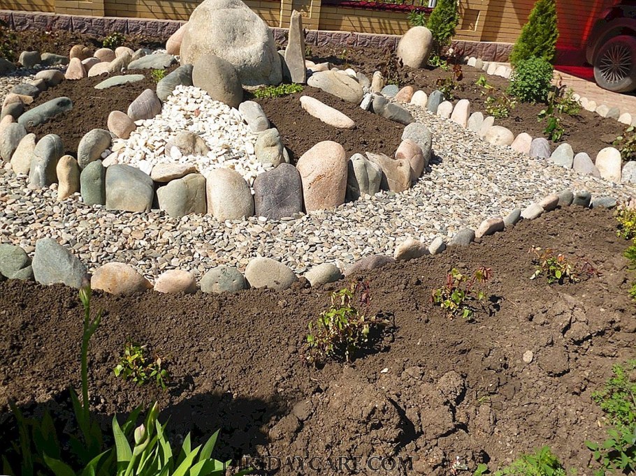 Клумба "Альпийская горка"